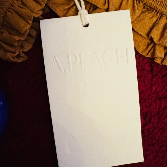 A.PEACH Mustard Ruffle Blouse Size SMALL NWT - Picture 6 of 9